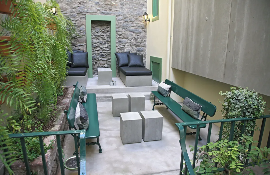 29 Madeira Hostel-1